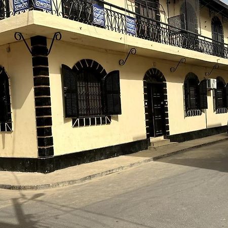 Independent Room On Island In Colonial House With Private Entrance 圣路易斯 外观 照片